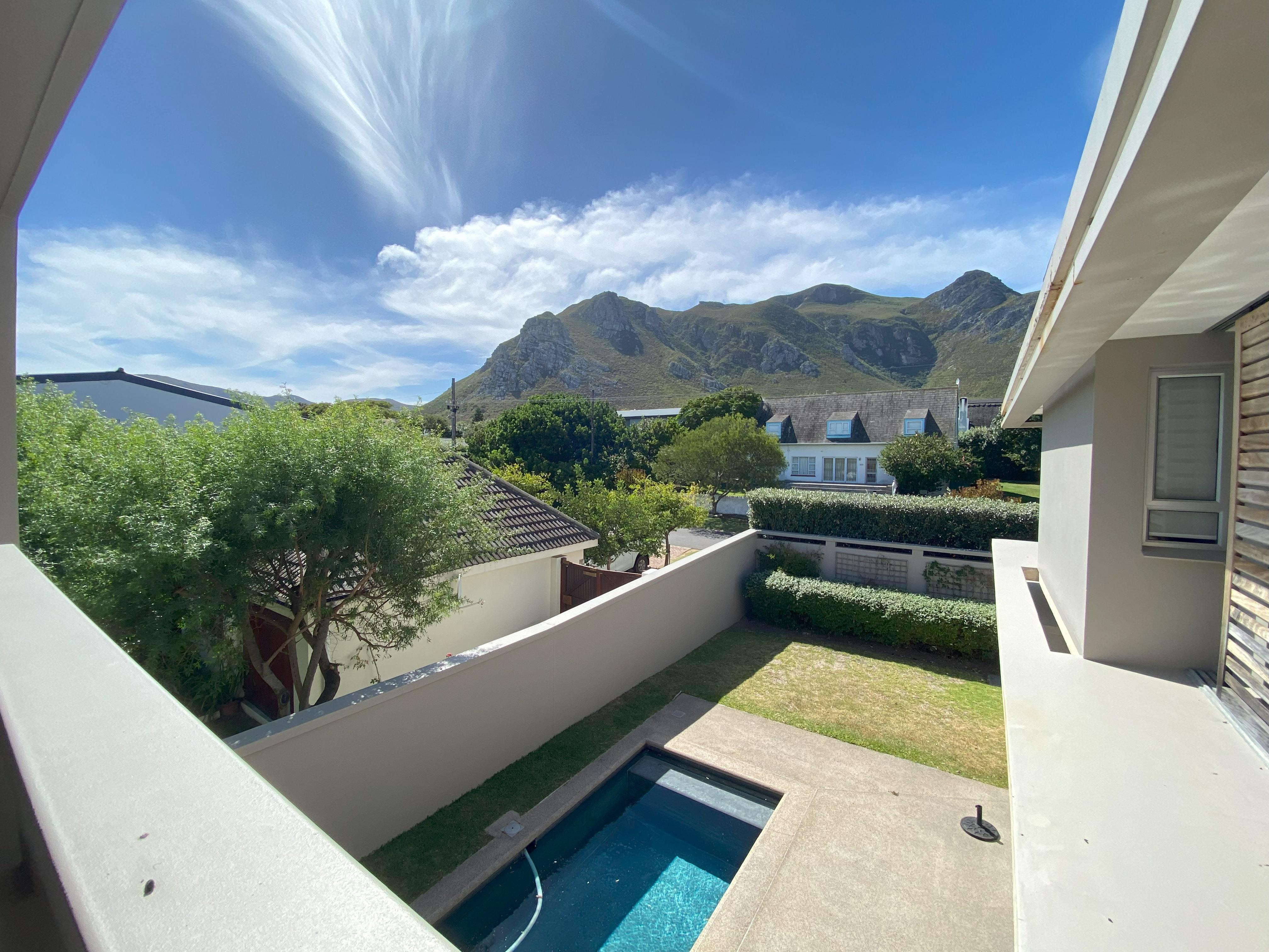 To Let 3 Bedroom Property for Rent in Voelklip Western Cape